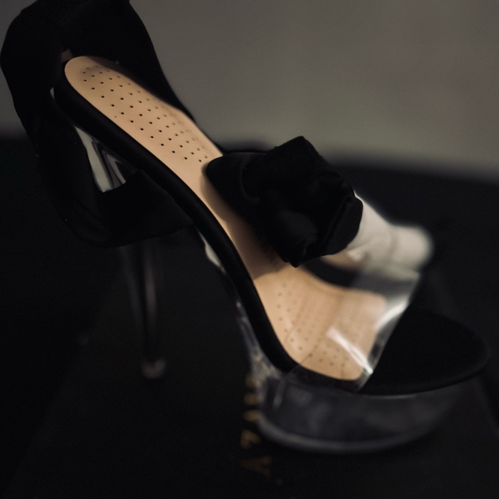 Brand: Azalea Wang